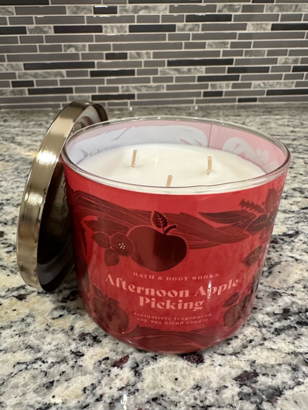 Bath & Body Works: 14.5 Oz 3-Wick Candle: Afternoon Apple Picking
